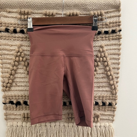 Lululemon High-Waisted Mauve Biker Shorts - Picture 1 of 5